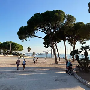 https://coeur-de-juan-calme-300m-plages-easy-check-in.fr-provencehotel.com